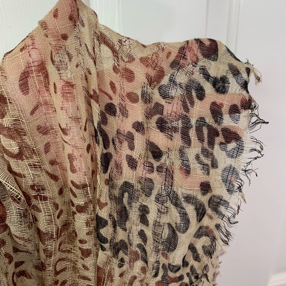 NET SHEET ANIMAL PRINT SCARF IN TAN, BLACK, BROWN - Picture 2 of 6